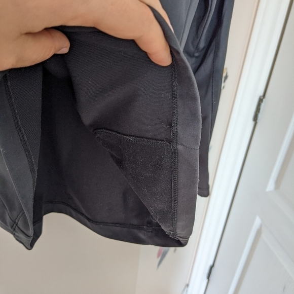 MEC workout longsleeve Medium C5 - Picture 9 of 10